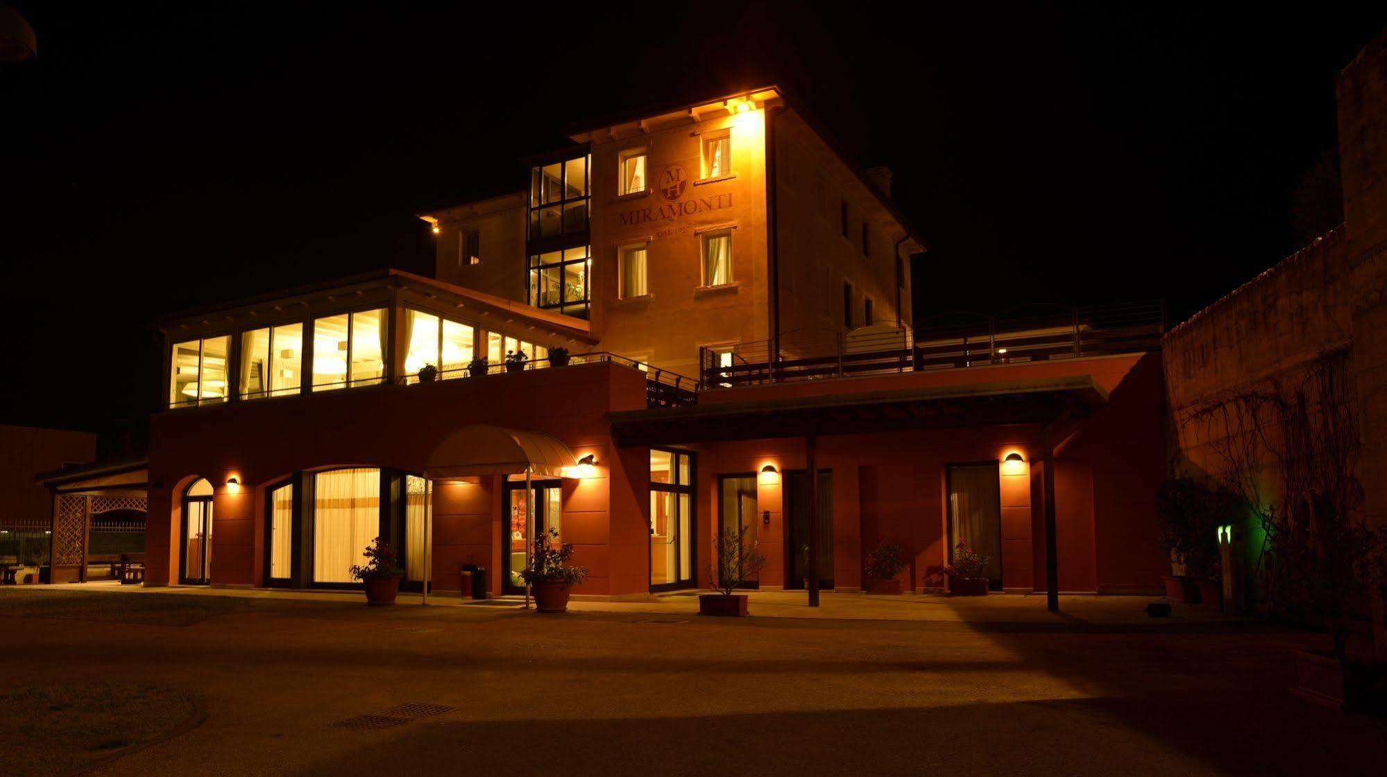 Hotel Miramonti Enoteca Pove del Grappa ภายนอก รูปภาพ
