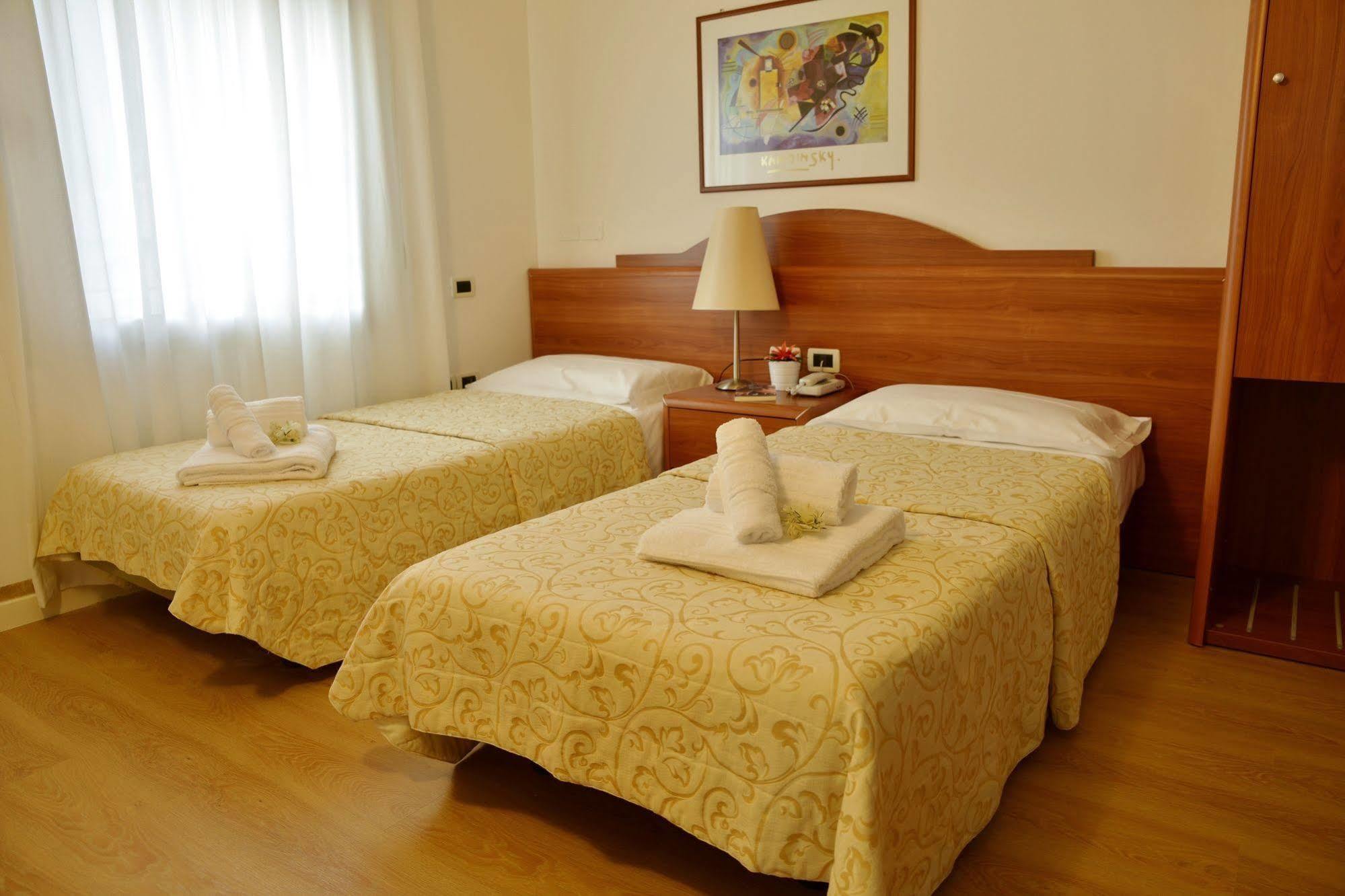 Hotel Miramonti Enoteca Pove del Grappa ภายนอก รูปภาพ