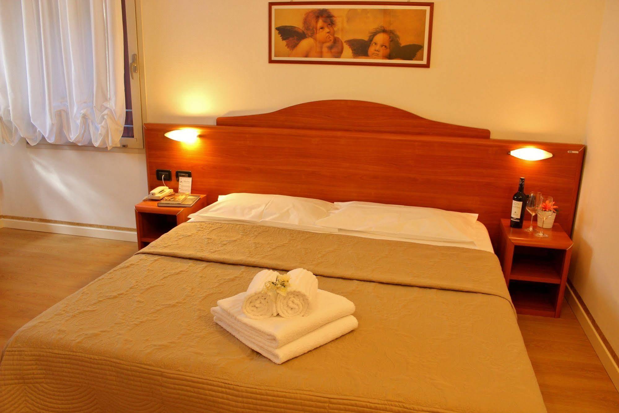 Hotel Miramonti Enoteca Pove del Grappa ภายนอก รูปภาพ