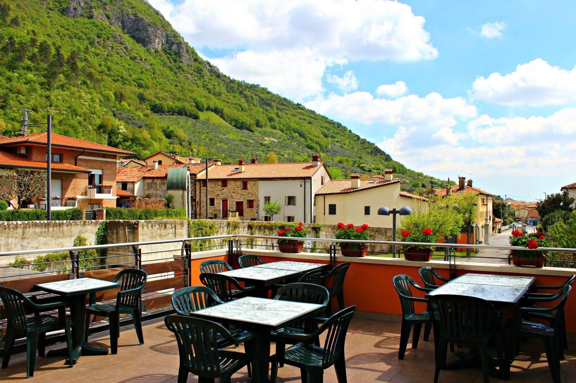 Hotel Miramonti Enoteca Pove del Grappa ภายนอก รูปภาพ
