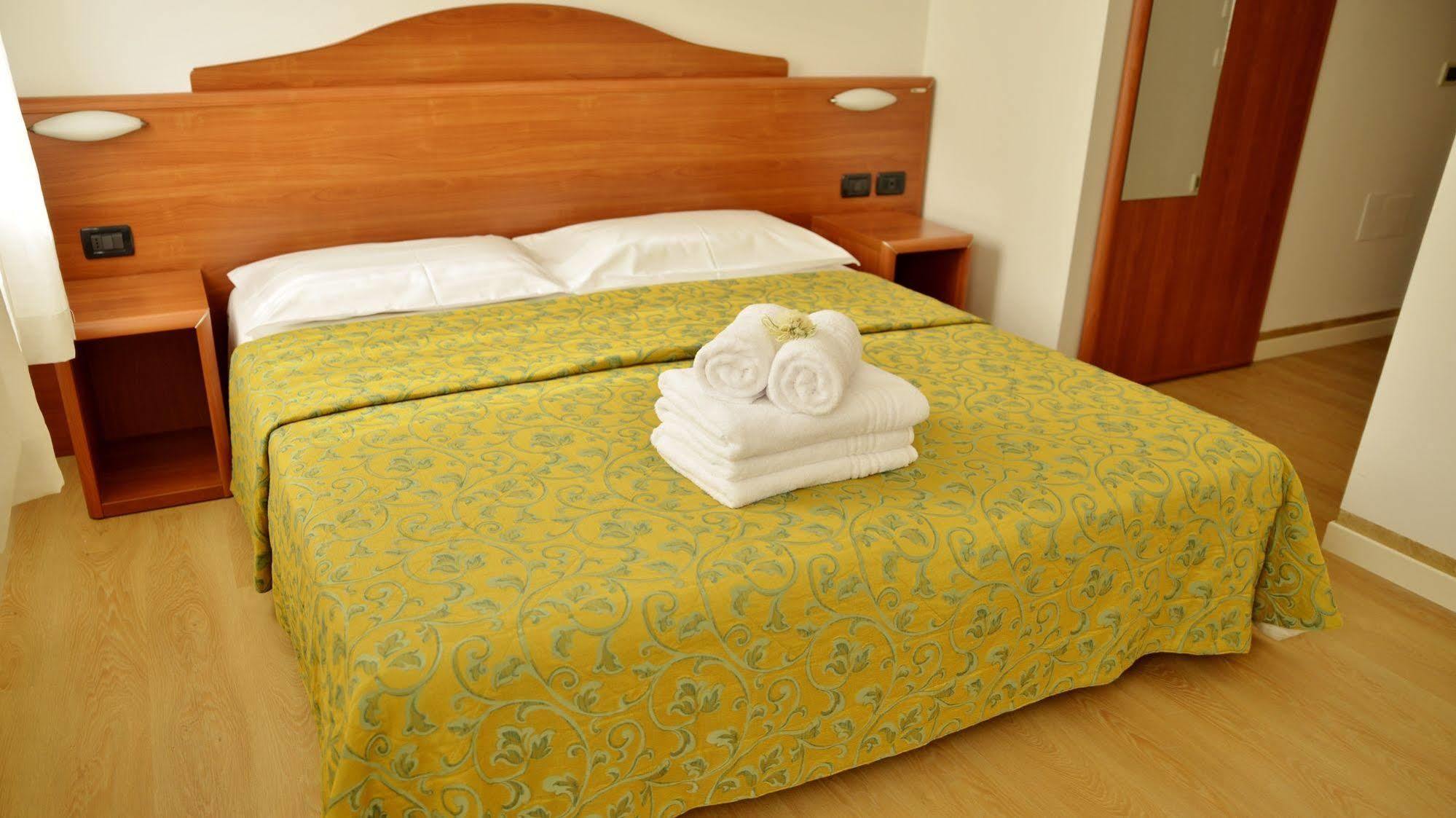 Hotel Miramonti Enoteca Pove del Grappa ภายนอก รูปภาพ
